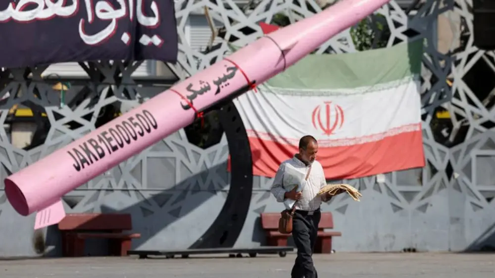 Mỹ và Anh tăng cường các biện pháp trừng phạt nhằm vào Iran.