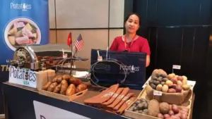 Nông sản Mỹ ngày càng đa dạng tại Việt Nam, từ táo, trái cây tươi đến các sản phẩm được chế biến thành món mặn và món ngọt.