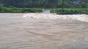 Mưa lớn gây ngập, sạt lở nhiều tuyến quốc lộ qua Thanh Hóa, với hàng trăm điểm ảnh hưởng giao thông. Xem chi tiết diễn biến.