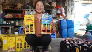 Nghề nước mắm truyền thống gần 400 năm ở Ba Làng được gìn giữ qua nhiều thế hệ, kết hợp phương pháp ủ chượp và mở rộng thị trường.