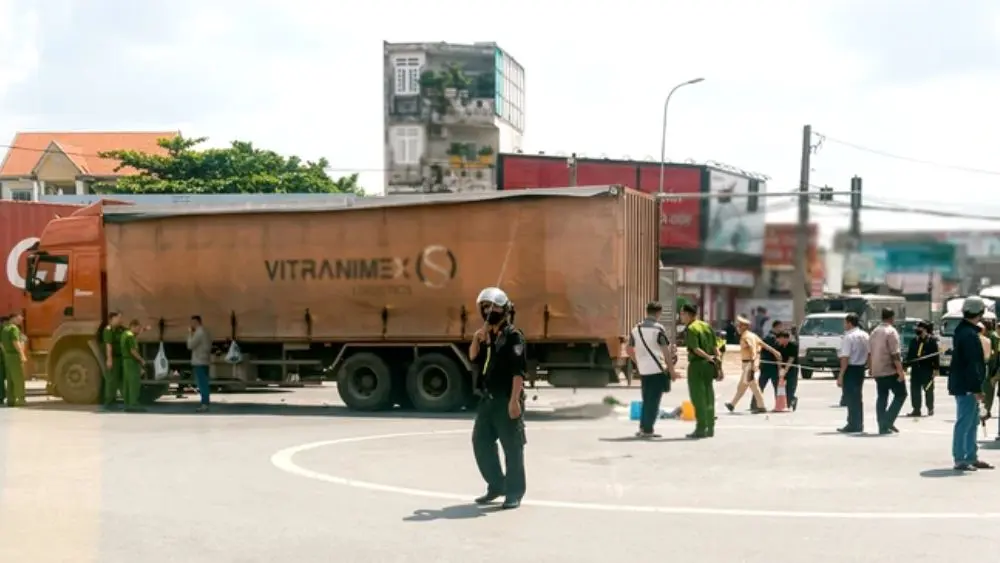 Tai nạn giao thông Đồng Nai khiến 3 người tử vong, 1 người bị thương. Thủ tướng yêu cầu điều tra, xử lý và kiểm điểm trách nhiệm.