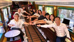 Tàu du lịch cao cấp Hà Nội – Ninh Bình mang đến trải nghiệm kết nối miền di sản, mở ra hành trình khám phá văn hóa và du lịch.