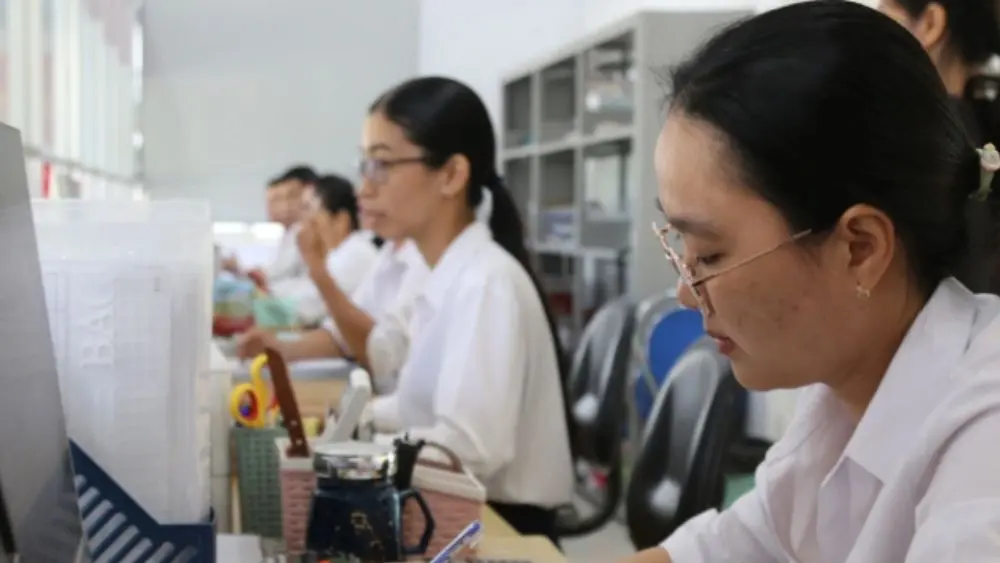 Hướng thiết kế tiền lương mới được Bộ Nội vụ nghiên cứu sau khi lương cơ sở tăng lên 2,53 triệu đồng/tháng từ ngày 1/7.