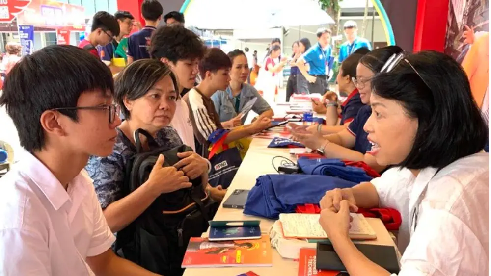 Tuyển sinh đại học 2027 dự kiến áp dụng 3 phương thức xét tuyển, với lộ trình tiếp tục giảm phương thức từ năm 2028.