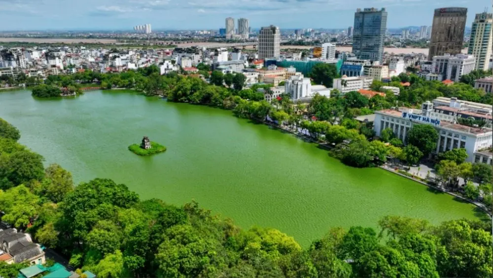 Hà Nội đề xuất tái thiết hồ Gươm với tổng vốn 22.229 tỷ đồng, gồm chỉnh trang cảnh quan và xây dựng không gian ngầm. Tìm hiểu quy hoạch dự kiến.