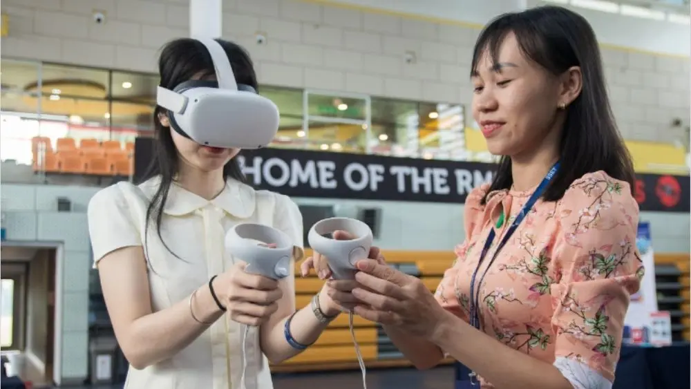 Đánh giá học sinh trong thời AI cần thay đổi, kết hợp năng lực sử dụng AI với tư duy, kiểm chứng thông tin và giải quyết vấn đề độc lập.