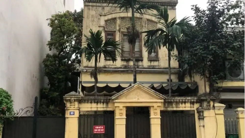Biệt thự của cựu Chủ tịch AIC Nguyễn Thị Thanh Nhàn tại Hà Nội vừa được bán đấu giá thành công với giá 277 tỷ đồng.