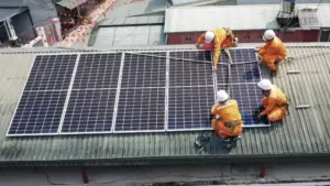EVN làm rõ quy định bán điện mặt trời mái nhà dư lên lưới, trong đó 70 khách hàng đăng ký từ khi Nghị định 243 có hiệu lực.