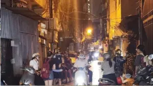 Dạy thêm học thêm tại Hà Nội gây nhiều băn khoăn khi phụ huynh phải chi thêm tiền và lo ngại quyền lựa chọn của gia đình.