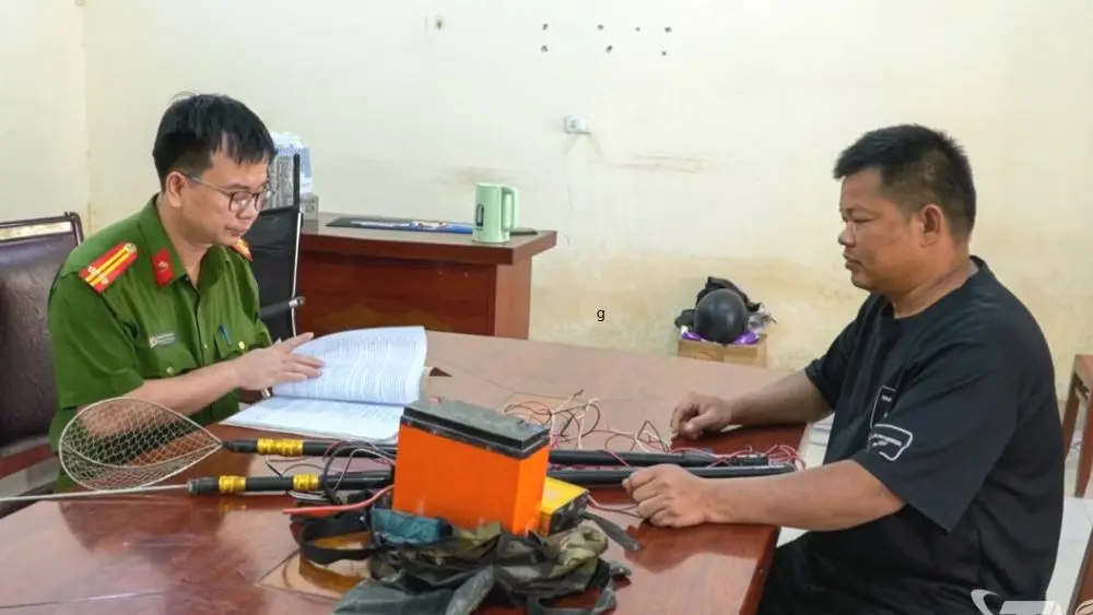 Kích điện dùng để đánh bắt cá tiềm ẩn nguy cơ mất an toàn cho người sử dụng và môi trường thủy sinh.