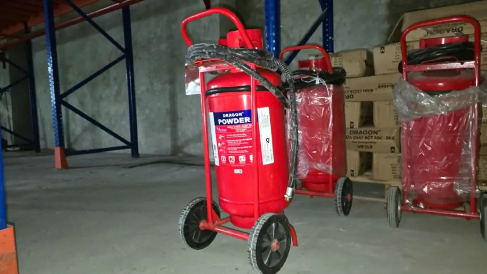Bình chữa cháy Dragon bị xác định là hàng giả, không bảo đảm hàm lượng chất chữa cháy.