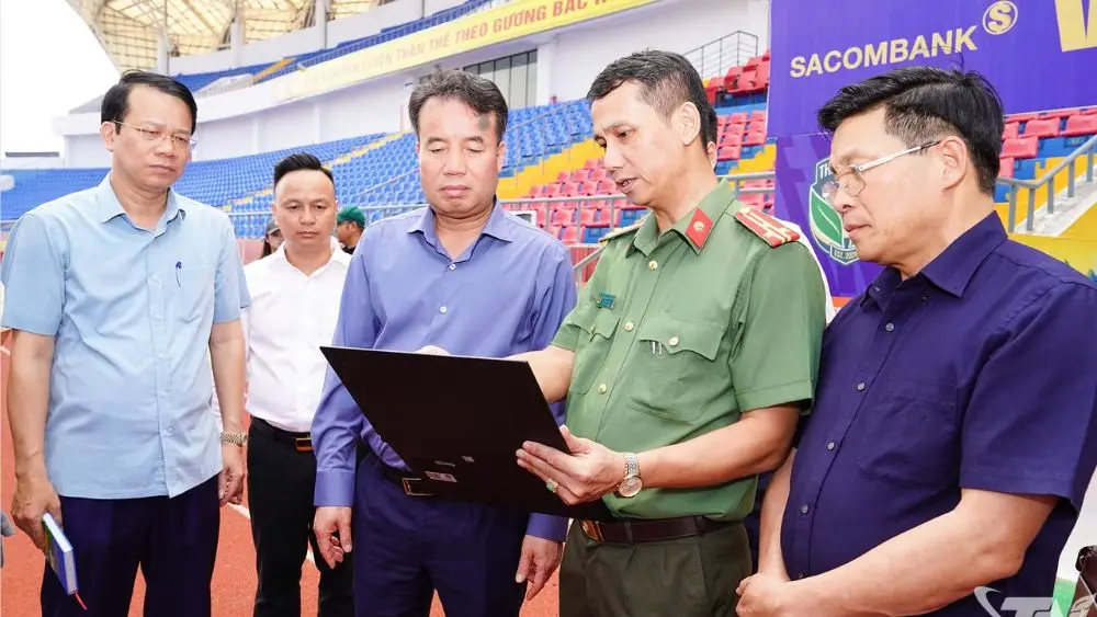 Chủ tịch UBND tỉnh Thái Nguyên kiểm tra tiến độ, yêu cầu bảo đảm an ninh, an toàn cho chương trình nghệ thuật “Nối vòng tay lớn”.