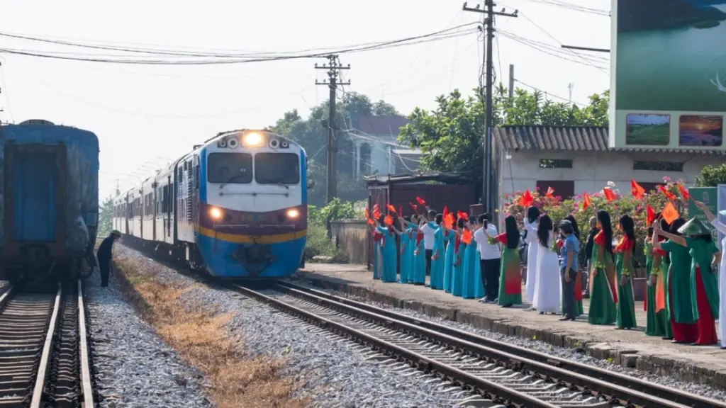Chuyến tàu di sản Hà Nội – Thái Nguyên đưa du khách trải nghiệm văn hóa trà và khám phá xứ Trà.