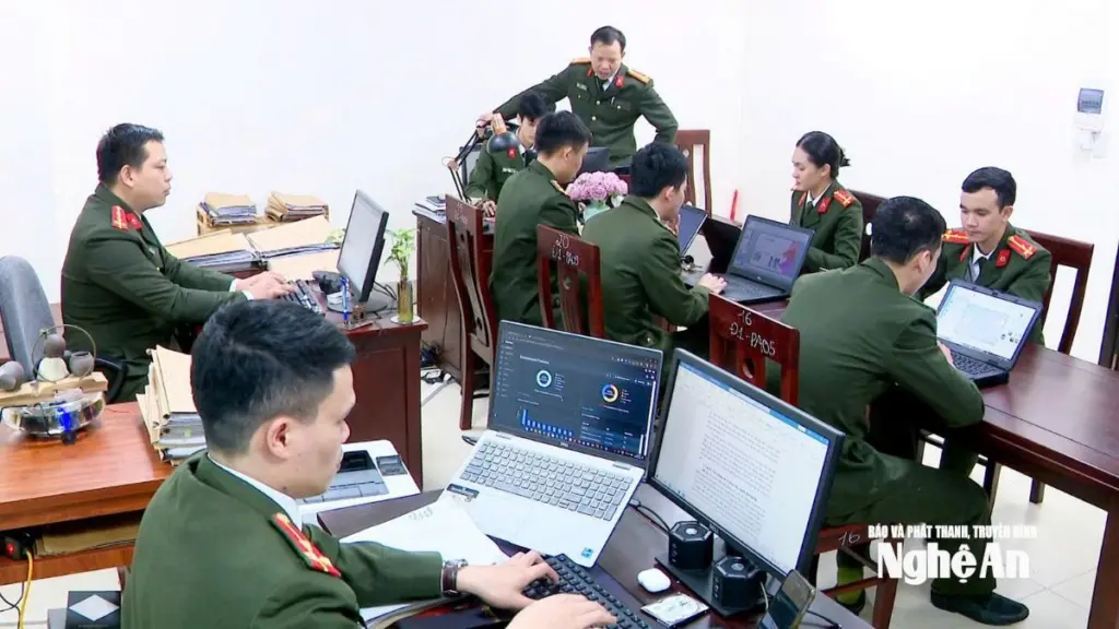 Công an Nghệ An triển khai các biện pháp đấu tranh với tội phạm công nghệ cao, trong bối cảnh nhiều người sập bẫy lừa đảo mua hàng hoàn tiền.