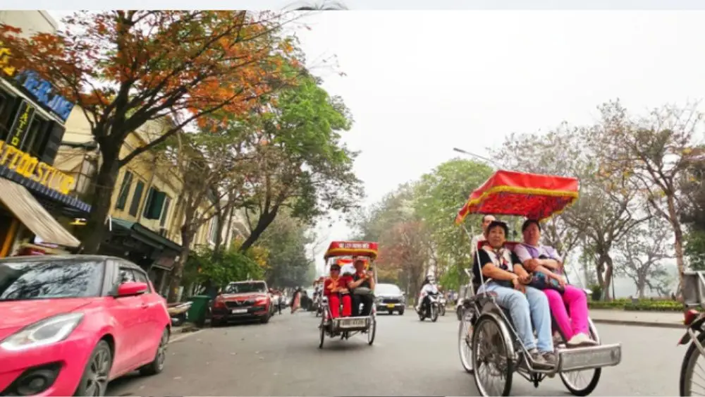 Dự báo thời tiết ngày 12/10/2026: miền Bắc tiếp tục nắng hanh, Nam Bộ có mưa to cục bộ. Cập nhật diễn biến thời tiết các khu vực.