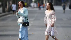 Dự báo thời tiết miền Bắc ngày 13/10/2026 duy trì nắng hanh khô, trong khi Nam Bộ có mưa bất chợt. Cập nhật diễn biến thời tiết mới nhất.