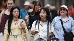 Dự báo thời tiết ngày 17/10/2026: Miền Bắc nắng hanh, nhiệt độ có nơi 34 độ C; Nam Bộ có mưa to cục bộ. Cập nhật chi tiết.