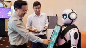 Học sinh sử dụng ChatGPT và AI để làm bài văn mẫu, khiến giáo viên lo lắng về việc ứng dụng công nghệ trong giáo dục.