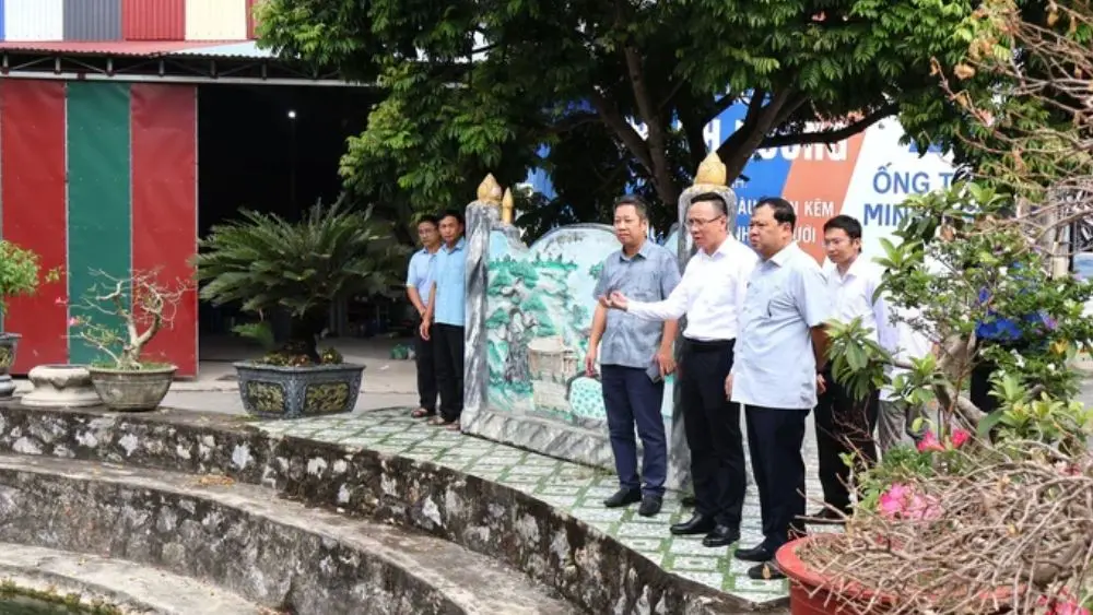 Hai học sinh tử vong do ngạt nước tại giếng Giáng, Hải Phòng. Lãnh đạo thành phố đến kiểm tra hiện trường và yêu cầu tăng cường phòng, chống đuối nước.