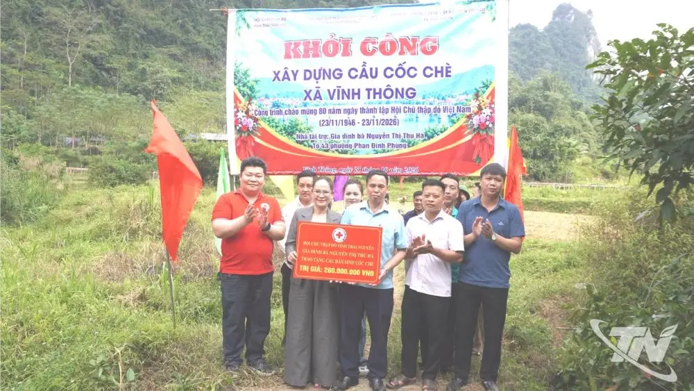 Cầu Cốc Chè tại xã Vĩnh Thông được khởi công với 260 triệu đồng hỗ trợ từ một gia đình, góp phần cải thiện giao thông nông thôn.