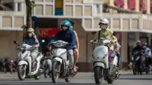 Miền Bắc và miền Trung duy trì thời tiết nắng oi trong nhiều ngày tới.