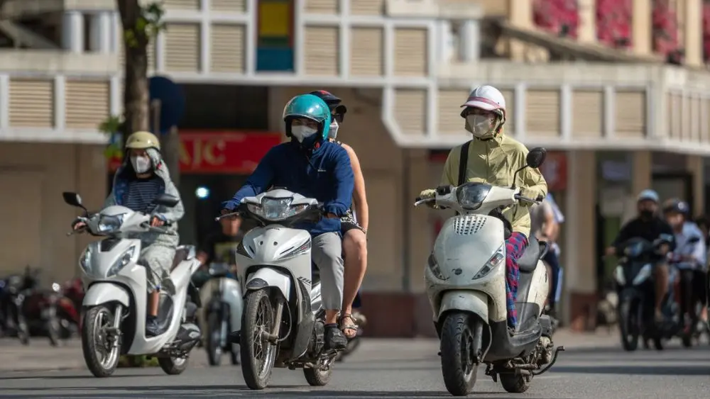 Miền Bắc và miền Trung duy trì thời tiết nắng oi trong nhiều ngày tới.