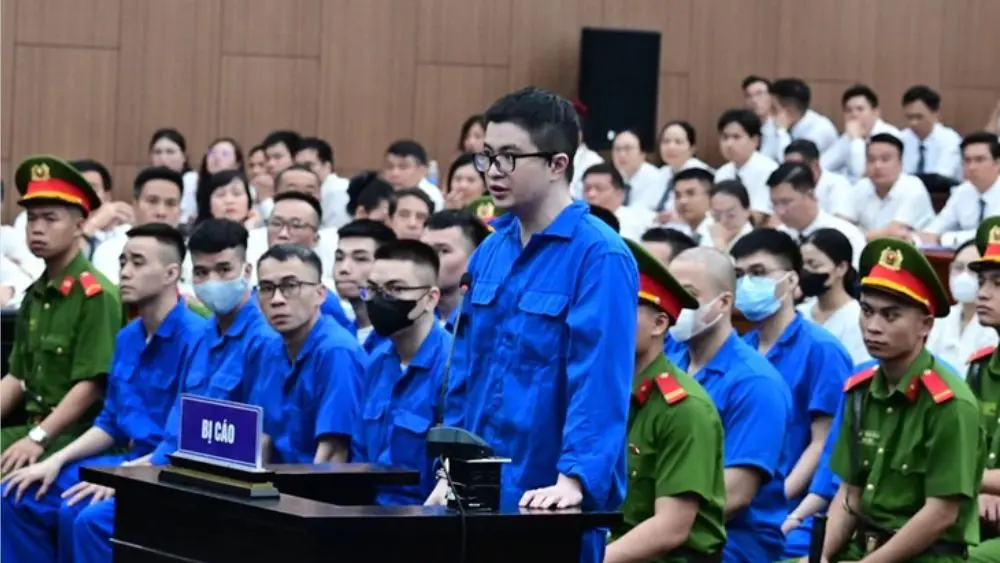 Mr Pips Phó Đức Nam xuất hiện tại phiên tòa xét xử vụ án lừa đảo hơn 1.600 tỷ đồng, nơi các bị cáo khai về khoản tiền nhận từ Nam.