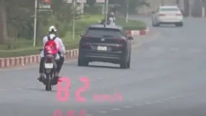 Nam sinh 16 tuổi ở Lào Cai chạy xe máy quá tốc độ, vi phạm nhiều lỗi giao thông và bị xử phạt 10 triệu đồng.