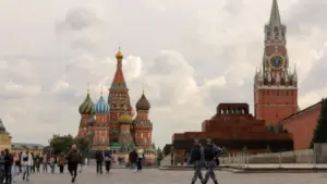 Tổng thống Nga Putin ký sắc lệnh miễn visa 30 ngày cho công dân Việt Nam. Tìm hiểu điều kiện và những điểm đáng chú ý của chính sách mới.