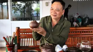 Văn hóa trà Thái Nguyên được gìn giữ qua nghệ thuật pha, mời trà, góp phần lan tỏa nét đẹp ứng xử và tình người.