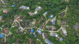 Người Mông dưới chân Hoàng Liên Sơn phát triển du lịch cộng đồng, khai thác bản sắc văn hóa và cảnh quan địa phương. Khám phá cách làm du lịch của người dân.