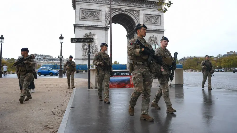 Pháp triển khai lực lượng an ninh quy mô lớn trước biểu tình, tăng cường bảo vệ Paris nhằm ngăn chặn bạo lực và cướp phá.