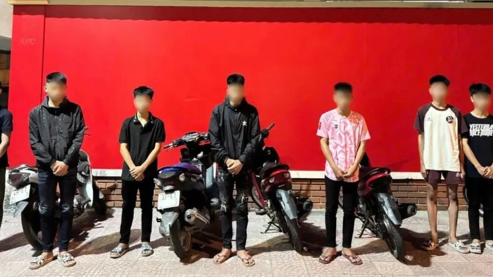 Kịp thời ngăn chặn nhóm thanh thiếu niên đua xe trái phép, góp phần bảo đảm an ninh trật tự và an toàn giao thông.