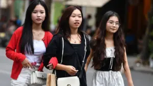 Dự báo thời tiết ngày 26/10/2026, miền Bắc giảm nhiệt nhẹ, Trung Bộ có mưa rải rác.