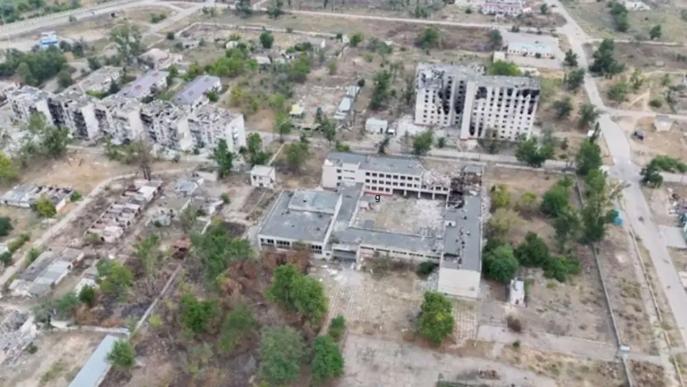 Các tòa nhà bị tàn phá tại thành phố Oleshky, tỉnh Kherson, Ukraine, sau những ảnh hưởng của xung đột Nga - Ukraine.