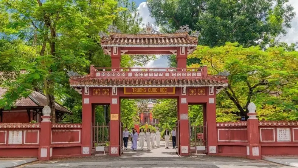 Trường THPT chuyên Quốc học Huế là di tích lịch sử quốc gia đặc biệt, gắn với những dấu mốc quan trọng trong lịch sử giáo dục Việt Nam.