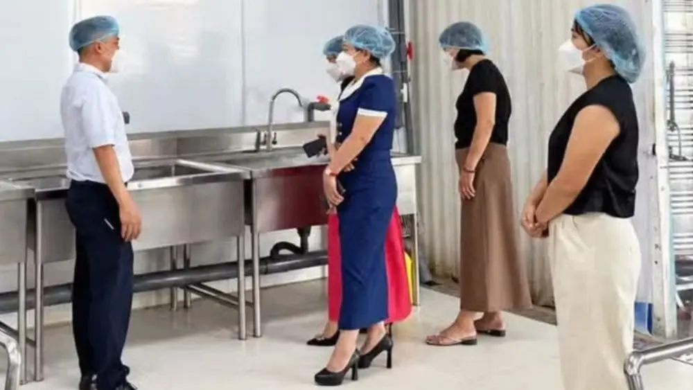 Phát hiện vi khuẩn vượt ngưỡng trong nước uống tại trường học ở Thái Nguyên. Cơ quan chức năng tiếp tục làm rõ nguyên nhân học sinh có biểu hiện bất thường.